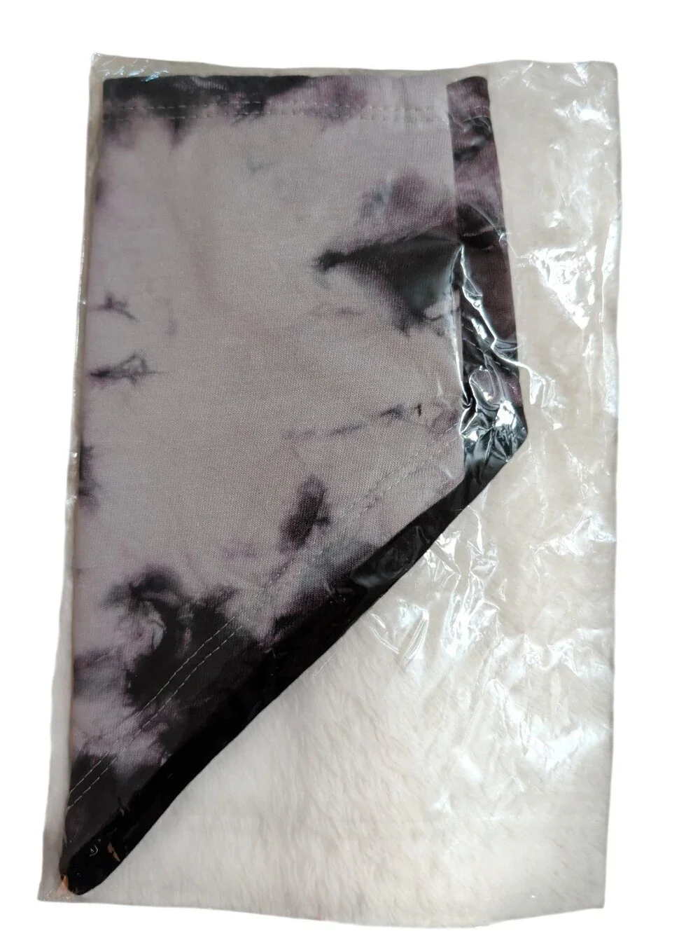 NWOT Tie-Dye Triangle Pet Bandana / Baby Bandaid Bib in Black And White